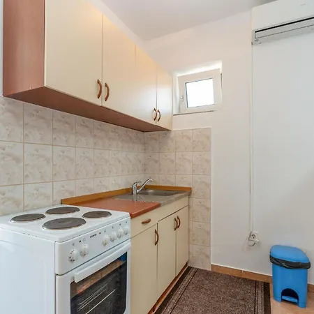 2 Bedroom Stunning In Karin Gornji