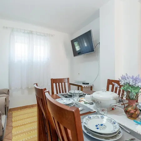 2 Bedroom Stunning In Karin Gornji