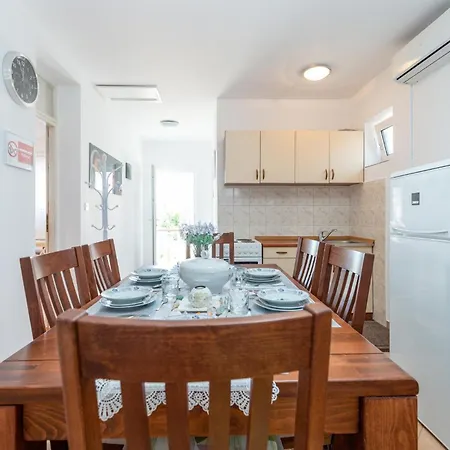 2 Bedroom Stunning In Karin Gornji * 格基卡琳