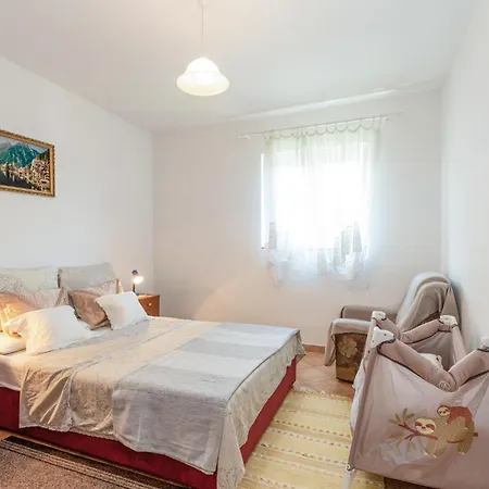 2 Bedroom Stunning In Karin Gornji