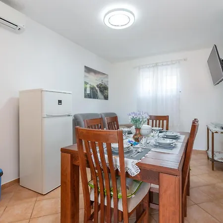 2 Bedroom Stunning In Karin Gornji 公寓 *